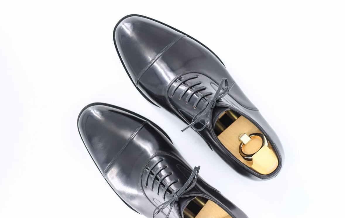 Black captoe oxfords