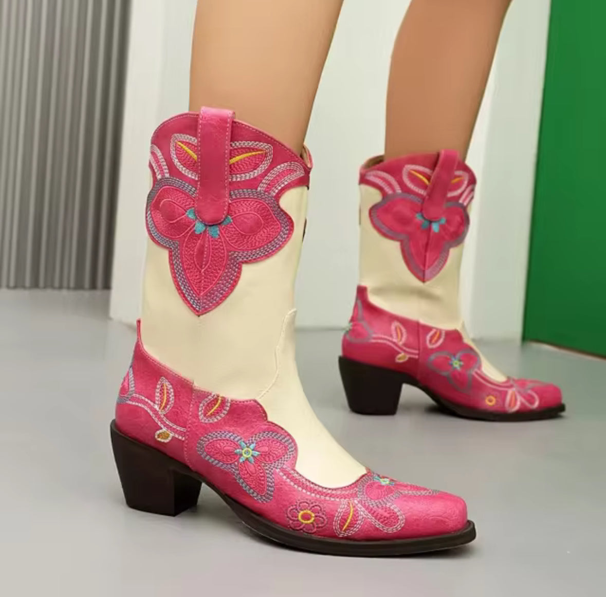 Women's Mid-calf  Embroidered Boots