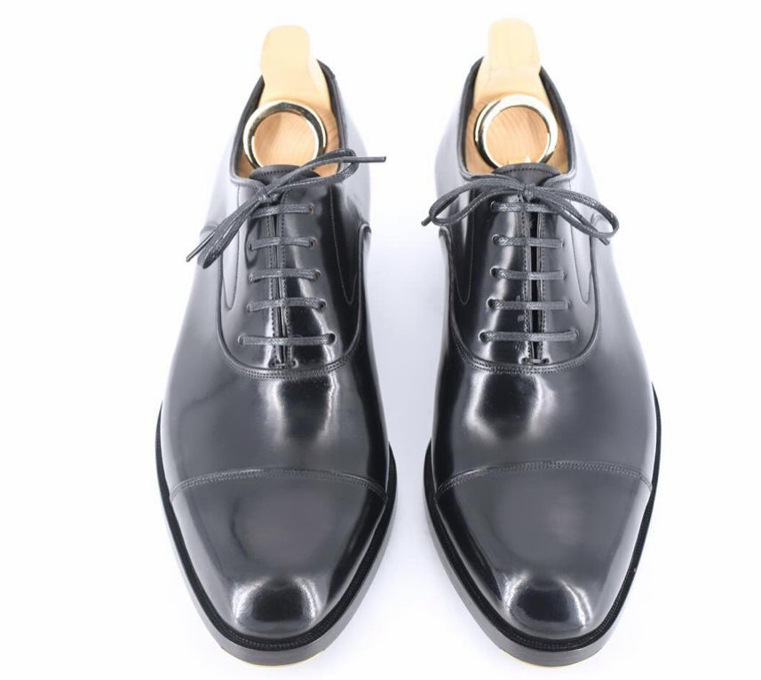 Black captoe oxfords