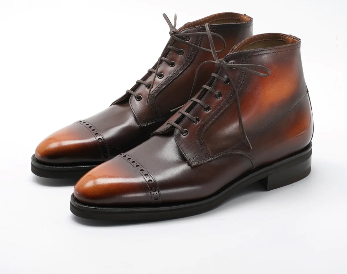 Double tone oxford boots