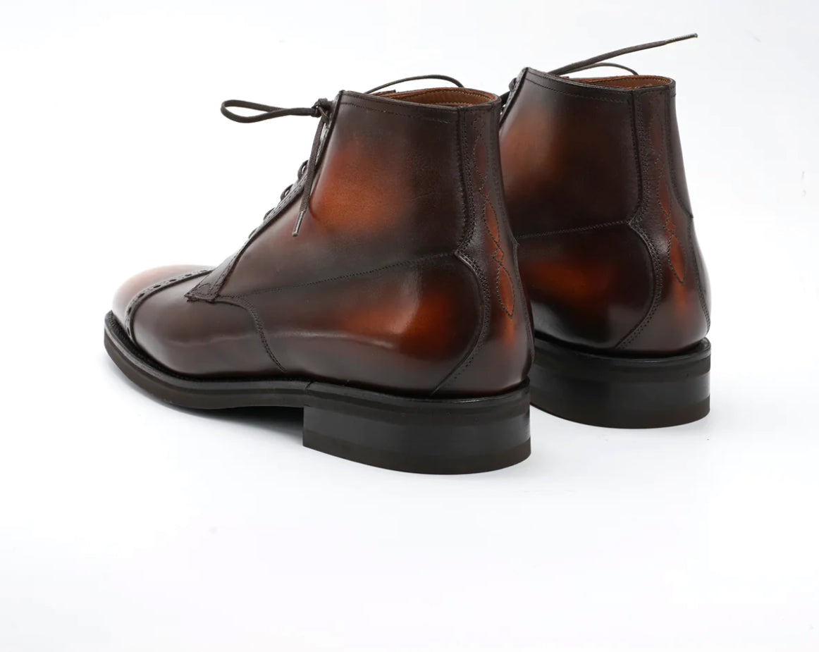 Double tone oxford boots